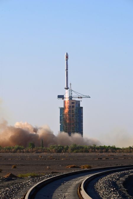 (miniature) Une fusée porteuse Longue Marche-4C transportant le satellite Shiyan-23 décolle du Centre de lancement de satellites de Jiuquan