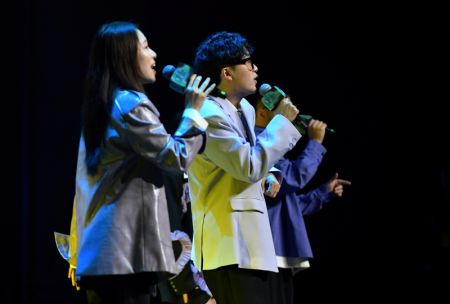 (miniature) Un groupe de musique lors du Festival de chant choral de l'île de Pingtan de Chine