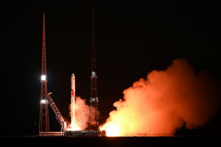 (miniature) La fusée porteuse Zhuque-2 Y-3 décolle depuis le Centre de lancement de satellites de Jiuquan