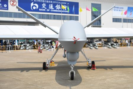 (miniature) Photo prise le 28 septembre 2021 montrant un véhicule aérien sans pilote destiné à l'attaque présenté lors du 13e Salon international de l'aviation et de l'aérospatiale de Chine