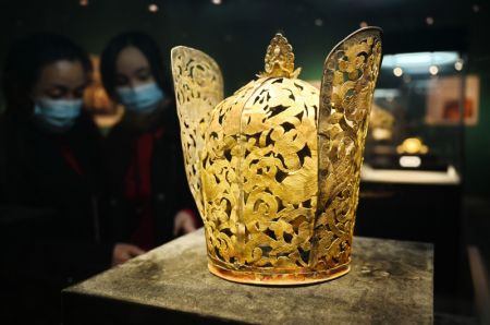 (miniature) Un objet présenté lors d'une exposition de reliques culturelles de la dynastie Liao (907-1125) au Musée du Fujian