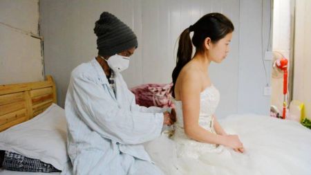 (miniature) Une Chinoise prête à se marier avec qui paiera les frais hospitaliers de son frère