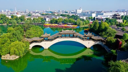 (miniature) Le bourg antique de Taierzhuang le long du grand canal Beijing-Hangzhou dans l'arrondissement de Taierzhuang