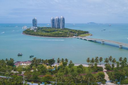 (miniature) Photo aérienne du paysage de la baie de Sanya