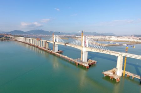 (miniature) Le pont maritime de la baie de Meizhou en construction