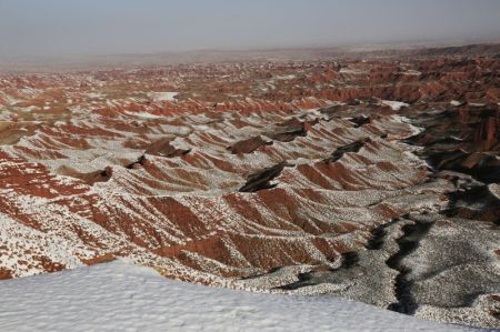 (miniature) Photo a&eacute;rienne du paysage enneig&eacute; du canyon de Pingshanhu