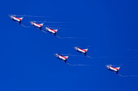 (miniature) Des avions de l'équipe de voltige aérienne Bayi au sein de la Force aérienne de l'Armée populaire de libération de Chine