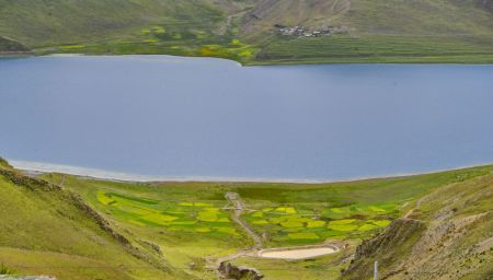 (miniature) Vue du lac Yamzho Yumco à Shannan