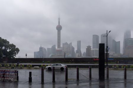 (miniature) Un véhicule dans une rue de Shanghai