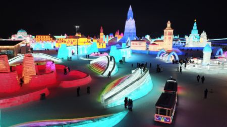 (miniature) Vue a&eacute;rienne du Monde de glace et de neige de Harbin