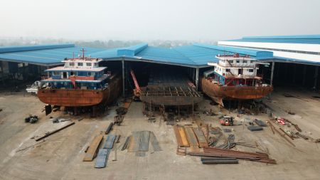 (miniature) Des navires dans une entreprise de construction navale &agrave; Yuanjiang