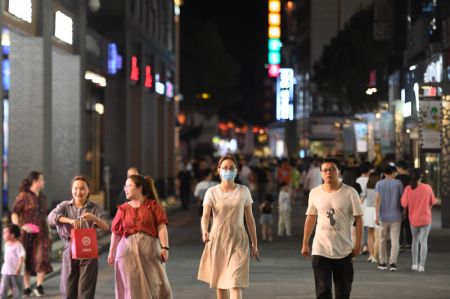 (miniature) Vie nocturne dans une rue &agrave; Huzhou
