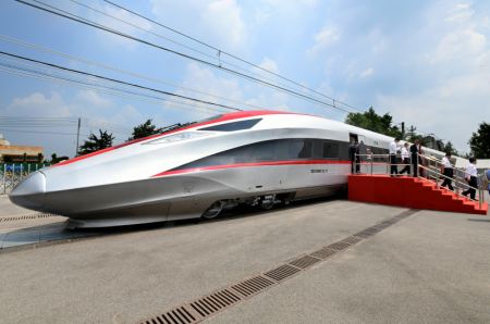 (miniature) Un train de passagers électrique à grande vitesse