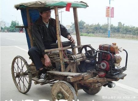 (miniature) Insolite : une voiture en bois économique...