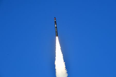 (miniature) La nouvelle fusée porteuse chinoise CERES-1 décolle du centre de lancement de satellites de Jiuquan