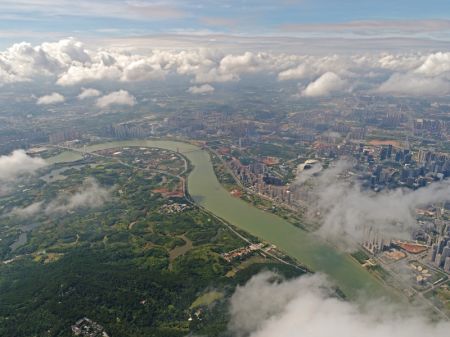 (miniature) Photo a&eacute;rienne du paysage de la rivi&egrave;re Yongjiang