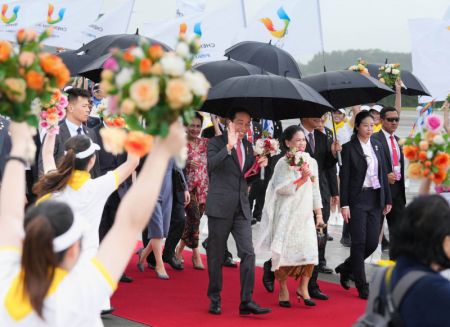 (miniature) Le président indonésien Joko Widodo arrive à Chengdu