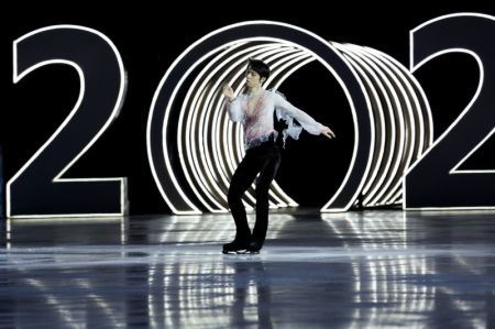 (miniature) Le Japonais Hanyu Yuzuru participe au gala de patinage artistique en marge des Jeux olympiques d'hiver de Beijing 2022