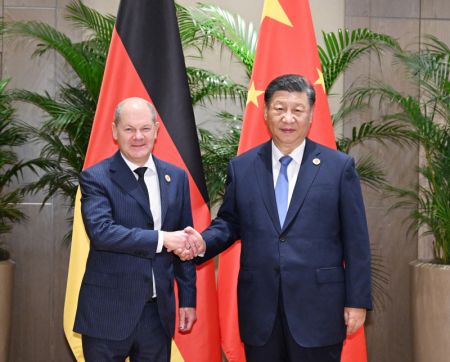 (miniature) Le président chinois Xi Jinping rencontre le chancelier allemand Olaf Scholz en marge du sommet des dirigeants du G20 à Rio de Janeiro