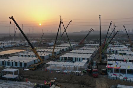 (miniature) Photo aérienne du site de construction d'un centre d'isolement à Shijiazhuang