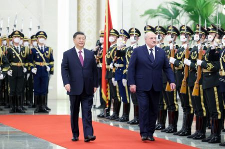 (miniature) Le président chinois Xi Jinping organise une cérémonie de bienvenue pour le président bélarusse