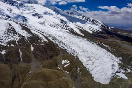 (miniature) Paysage du mont Muztagata sur le plateau du Pamir