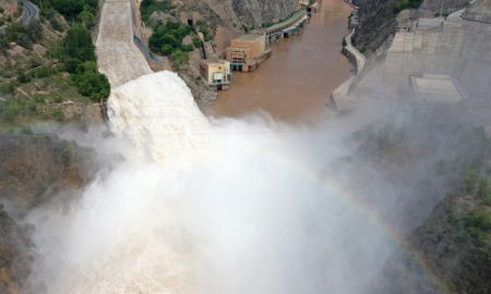 (miniature) Le réservoir de Liujiaxia déverse les eaux de crue dans la préfecture autonome Hui de Linxia