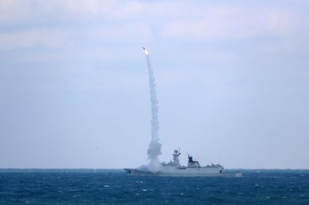 (miniature) La frégate de la marine chinoise Binzhou participe à l'exercice naval conjoint Joint Sea 2022