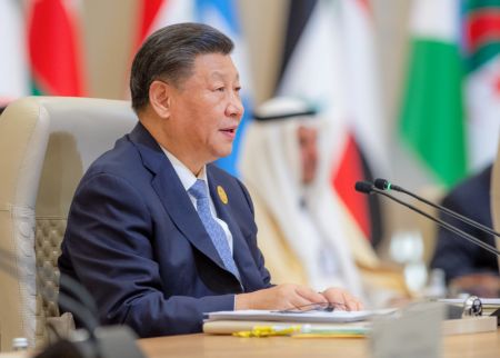 (miniature) Le pr&eacute;sident chinois Xi Jinping a prononc&eacute; un discours intitul&eacute; Poursuivre l'esprit d'amiti&eacute; sino-arabe et construire ensemble une communaut&eacute; d'avenir partag&eacute; sino-arabe dans la nouvelle &egrave;re &agrave; l'occasion du premier Sommet Chine-Etats arabes &agrave; Riyad