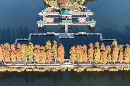 (miniature) Photo aérienne du paysage du lac Donghu