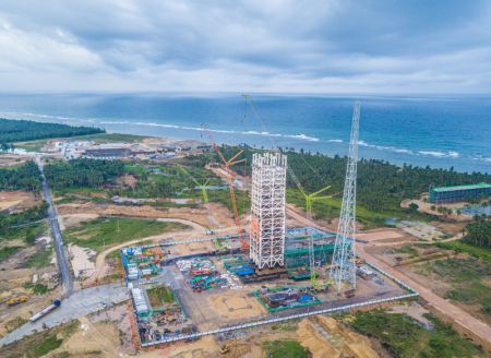(miniature) Vue a&eacute;rienne d'un chantier du site de lancement d'engins spatiaux commerciaux de Hainan