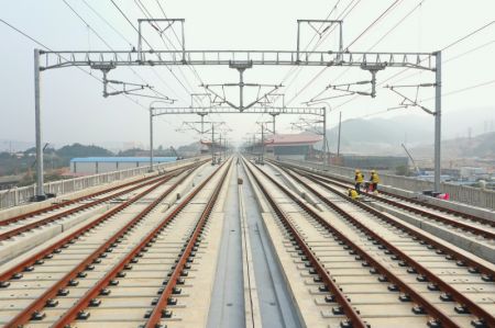 (miniature) Photo aérienne du chantier près de la gare de l'Ouest de Fuqing de la nouvelle ligne ferroviaire à grande vitesse Fuzhou-Xiamen