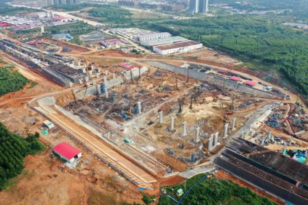 (miniature) Photo aérienne du chantier de la gare du Nord à Nanning