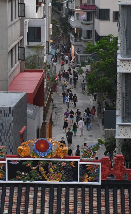 (miniature) Des touristes visitent la vieille ville de Nantou dans l'arrondissement de Nanshan