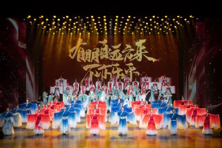 (miniature) Des artistes présentent un spectacle lors de la 8e Exposition Chine-Russie