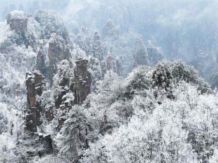 (miniature) Vue aérienne de la montagne Tianzi enneigée