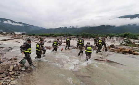 (miniature) Opérations de secours dans un bourg à Mianning