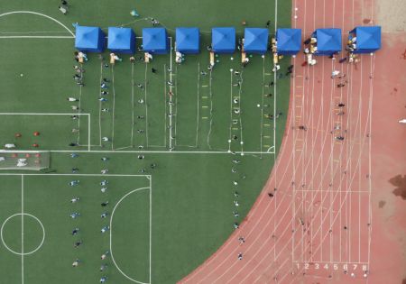 (miniature) Photo a&eacute;rienne d'un site de d&eacute;pistage de la COVID-19 &agrave; Xining