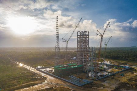 (miniature) Vue a&eacute;rienne d'un chantier du site de lancement d'engins spatiaux commerciaux de Hainan