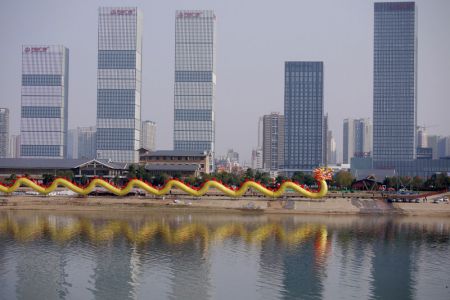 (miniature) Changsha : La lanterne chinoise la plus grande du monde en forme de dragon