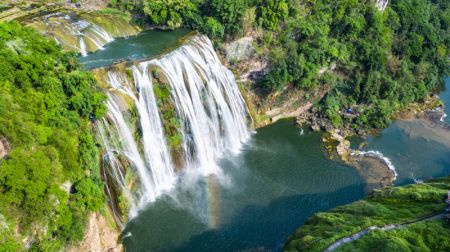 (miniature) Photo aérienne des chutes Huangguoshu à Anshun