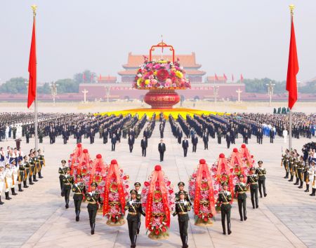 (miniature) Xi Jinping et d'autres dirigeants du Parti communiste chinois et de l'Etat dont Li Keqiang