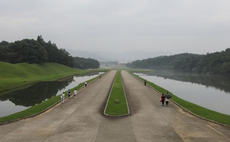 (miniature) Photo de bassins d'eau recyclée dans la vallée médicinale de Jiangzhong