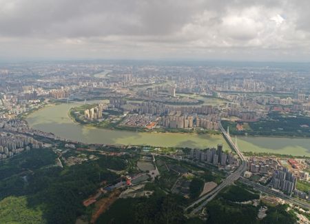 (miniature) Photo a&eacute;rienne du paysage de la rivi&egrave;re Yongjiang