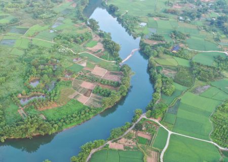 (miniature) Paysage le long du fleuve Yulong