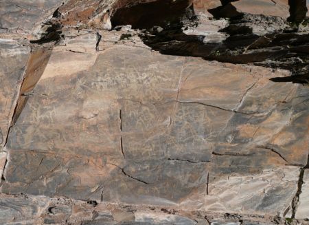 (miniature) Photo de peintures rupestres anciennes dans la préfecture autonome tibétaine de Yushu