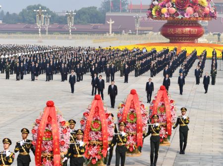 (miniature) Xi Jinping et d'autres dirigeants du Parti communiste chinois et de l'Etat dont Li Keqiang