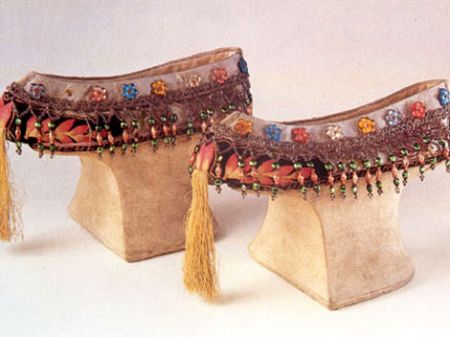 (miniature) Chaussures traditionnelles à talon des femmes Mandchoues