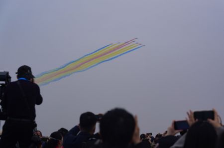 (miniature) Des avions de l'équipe d'acrobatie aérienne Hongying lors du Salon aéronautique de Nanchang
