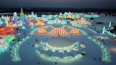 (miniature) Vue a&eacute;rienne du Monde de glace et de neige de Harbin